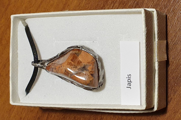 Náhrdelník - autorský  cínovaný šperk s Jaspisem